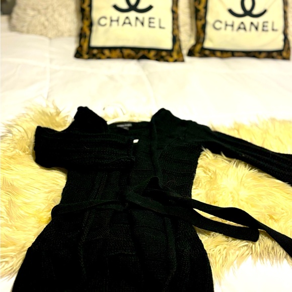 Half Sleeve Sweater, size small! - Picture 6 of 7